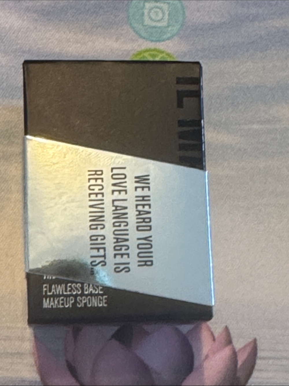 IL Makiage Flawless Base Makeup Sponge!